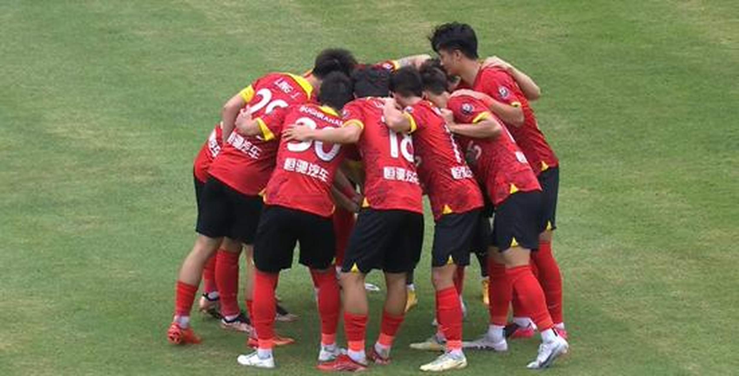 上海上港在主场对阵广州恒大,双方战平收场 上海上港在主场对阵广州恒大,双方战平收场