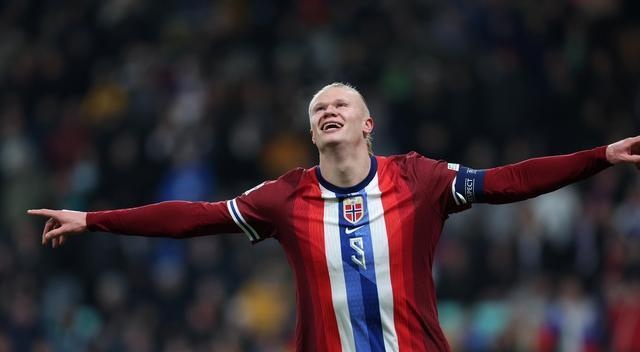 爱游戏娱乐-挪威选手逆袭成功，实现冠军梦想