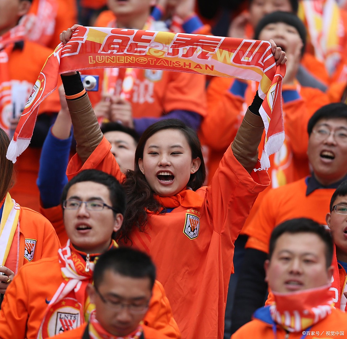 爱游戏官方入口-关于家乡球队告捷，球迷欢呼雀跃的信息