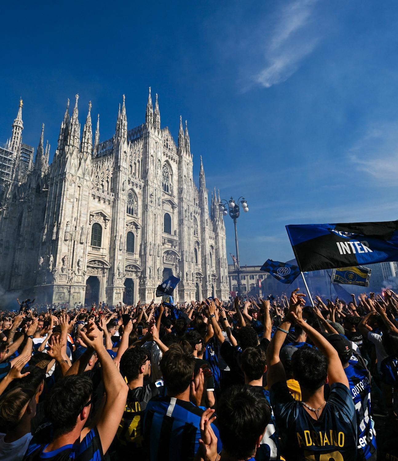 爱游戏网页版登录入口-包含巴黎圣日耳曼与AC米兰展开激烈对决，欧洲比赛一触即发的词条