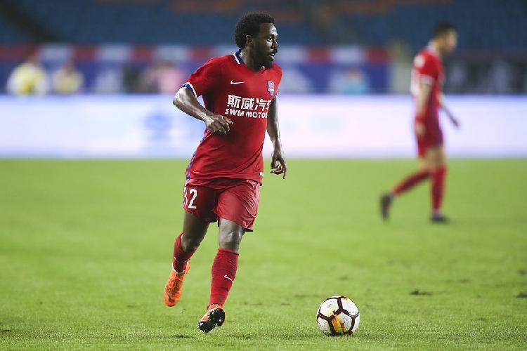 爱游戏app下载地址-关于青岛大胜新疆，冷门胜利引人瞩目的信息