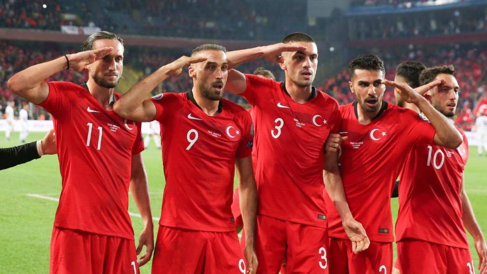 爱游戏地址-土耳其队备战欧洲杯预选赛，冲击胜利
