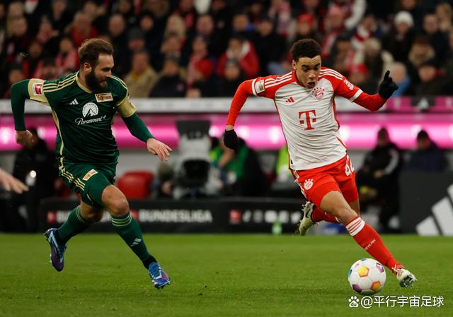 包含柏林联赛状态低迷，球队面临保级压力的词条