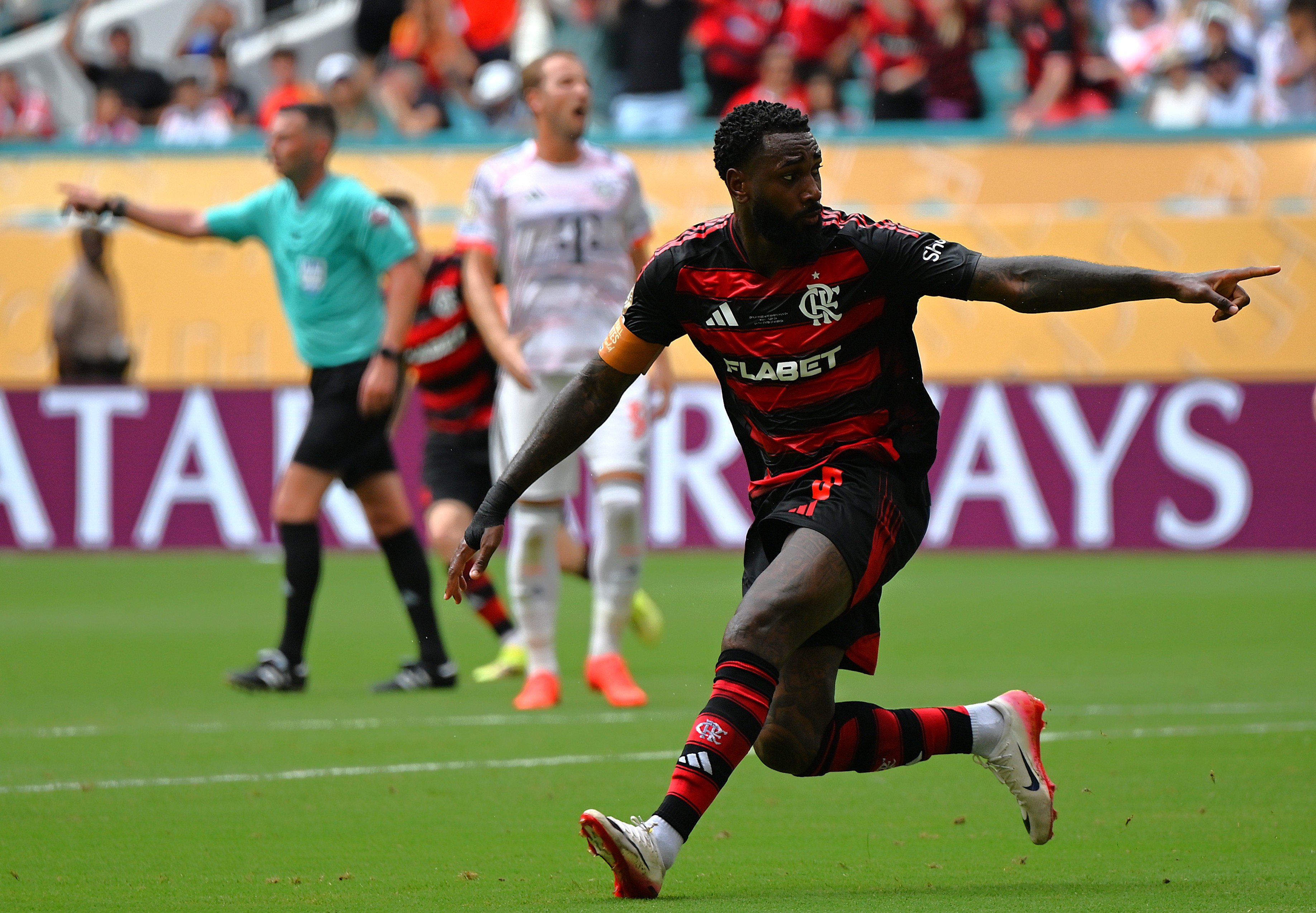 爱游戏官网登录网址-拜仁慕尼黑球员表现亮眼，助球队晋级