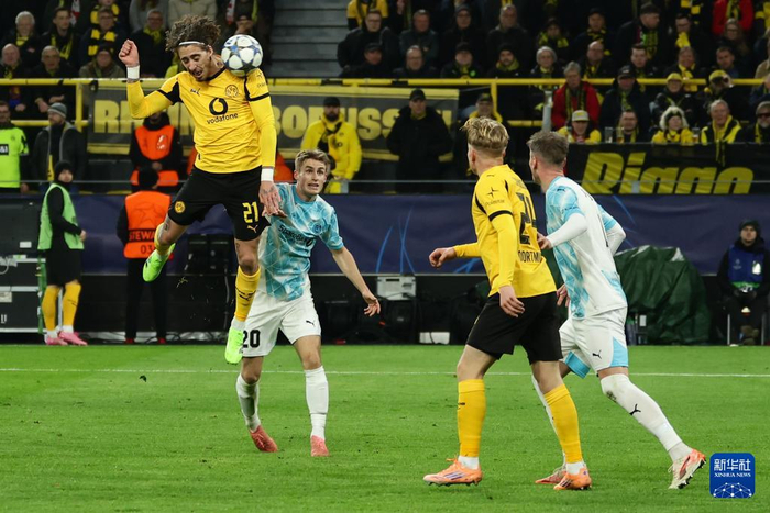 多特蒙德主场战平法兰克福，难分胜负的简单介绍