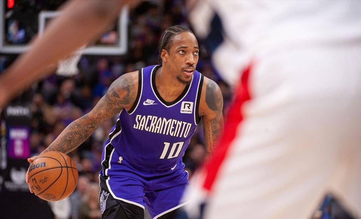 爱游戏网页版登录入口-关于马刺球员德罗赞因伤退出季后赛，孤军奋战前景堪忧的信息